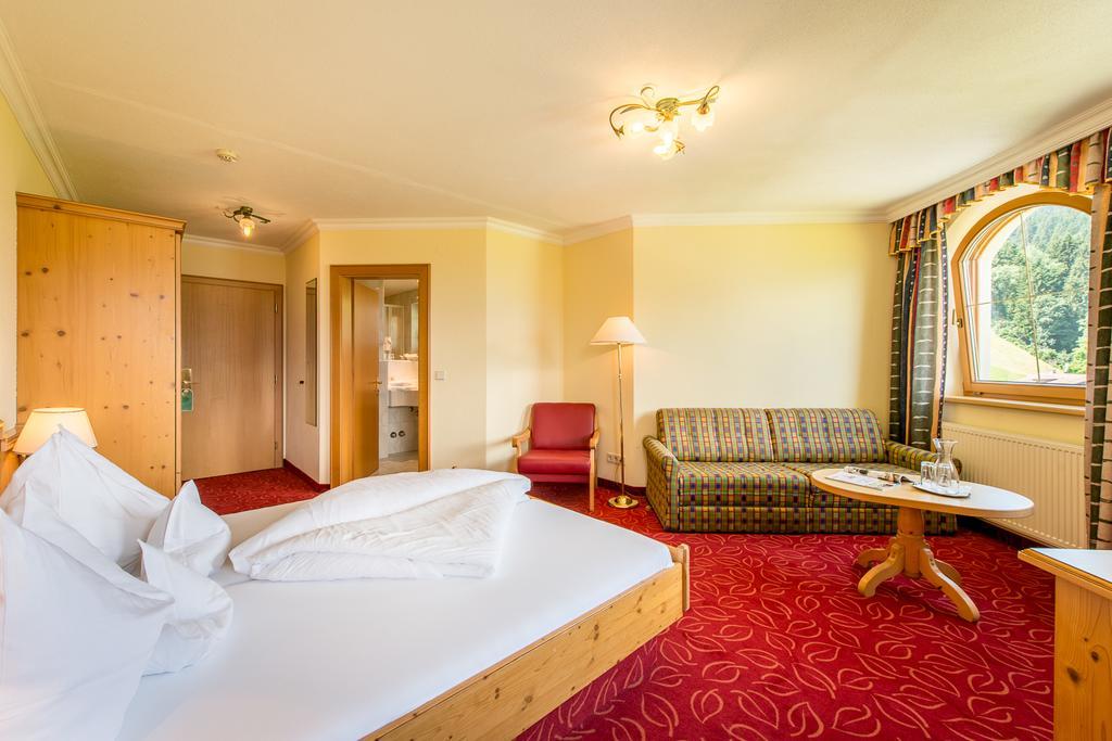 Hotel Jaegerhof Kolsassberg Bagian luar foto